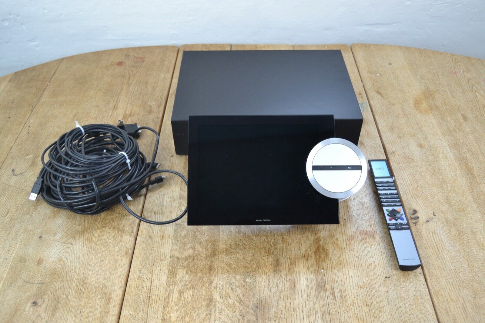 Bang & Olufsen - B&O - Beosound 5 + Table stand + Beomaster 5 + Beo 4 remote
